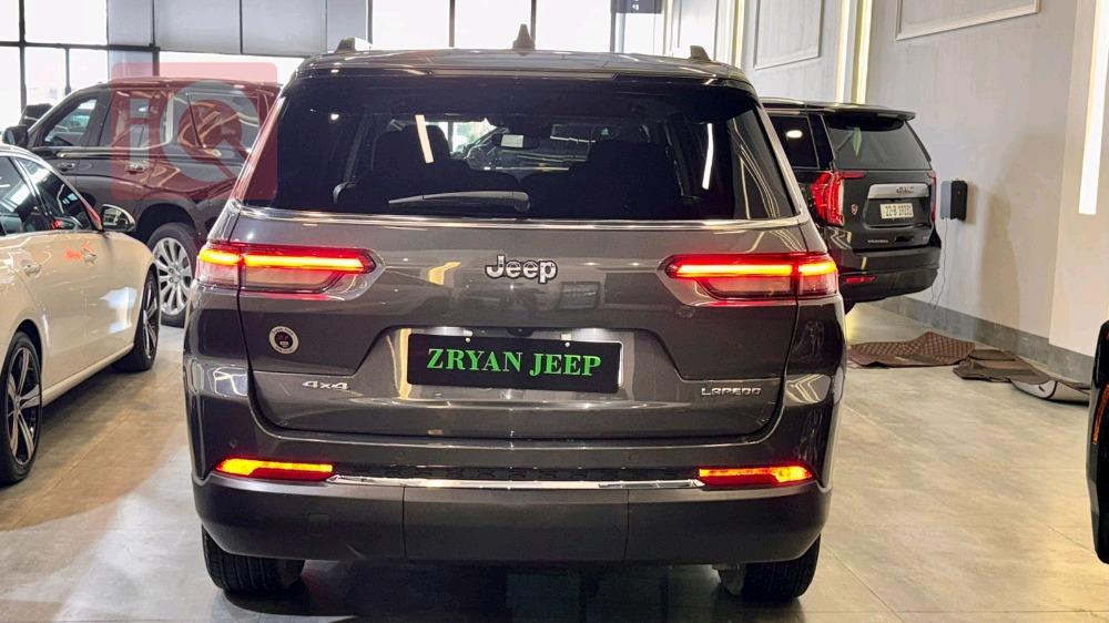 جیپ گراند شیرۆکی